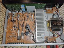 Katkine Teac A-X 1030 võimendi
