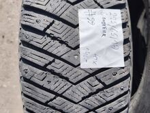225/65R17 шипованные шины 4 шт.