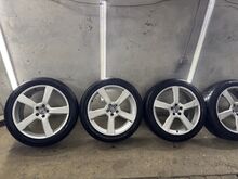 Volvo 20tolli valuveljed suverehvidega 5x108