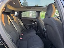 Volvo V40 Kinetic 1.6 D2 84kW, reg. tasu makstud!