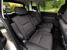 Mazda 5 2.0 100kW, 7 kohta