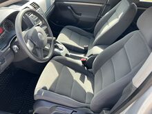 VOLKSWAGEN GOLF 1,6 75kw AUTOMAAT, 215629km