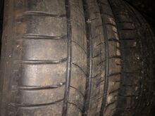 Toyota Auris plekkveljed suverehvidega.