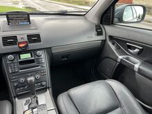 TOODUD HOLLANDIST Volvo XC90 2,4 D5 136kw, 7 KOHTA