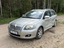 Toyota Avensis avariiline