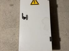 Elektri väli liitumiskilp