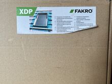 Uus Fakro katuseaken koos ääriseplekkidega