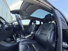 Volvo V40 Facelift SUMMUM 2.0 D2 88kW, JÄRELMAKS!