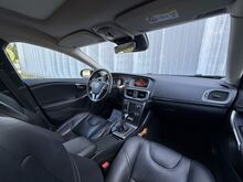 Volvo V40 Facelift SUMMUM 2.0 D2 88kW, JÄRELMAKS!