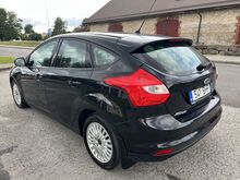 Ford Focus 1,6 77кВт, ШИПОВАННАЯ РЕЗИНА В КОМПЛЕКТЕ
