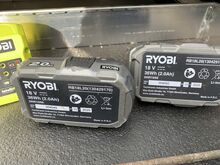 Аккумуляторы и зарядное устройство Ryobi ONE+