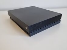 1TB Xbox One X + 9 MÄNGU