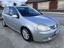 Volkswagen Golf 1,6 75кВт АВТОМАТ