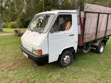 Nissan trade 100 (B-kat kallur)