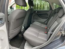 Ford Focus 1,6 Bensiin 74kw, Kaasa naastrehvid