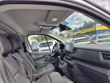 Renault Trafic Long L2H1 Vivaro 2.0 110kW automaat