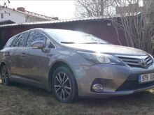 Toyota Avensis универсал 2,0 дизель 91кВт - 2014