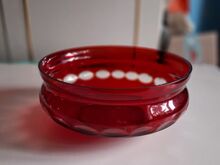 Фруктовница белая, красная
