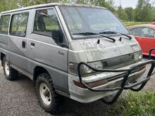 Mitsubishi L300 4x4