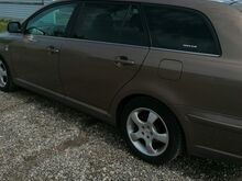 Toyota Avensis 2,0 85кВт 2004