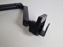Monitori Seinakinnitus