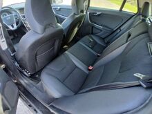 Volvo V60 MOMENTUM 2.0 D 120кВт 2011