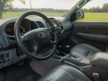 Toyota Hilux 3.0 automaat reg makstud.
