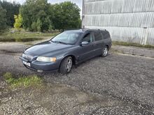 Volvo V70 2.4