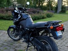 Triumph 900 (885i) / 62600 км / 61 кВт / кофры
