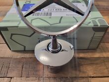 Uus Mercedes-Benz kapotimärk / embleem kapotile