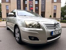 TOYOTA AVENSIS / FACELIFT / AUTOMAAT / ÜV 03.2027