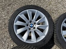 Оригинальные 18-дюймовые литые диски BMW с шипованной ре�