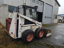 Bobcat 825