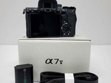 Sony Alpha A7 V täiskaader-hübriidkaamera kere