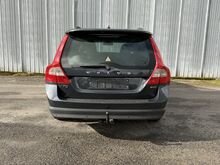 Volvo V70 Momentum 2.4 R5 D5 129kW, JÄRELMAKS!
