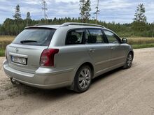 Toyota Avensis avariiline