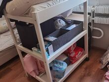 Beebi mähkimis laud