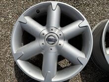 Nissani 18 tolli originaal valuveljed