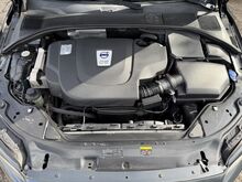 Volvo V70 Momentum 2.4 R5 D5 129kW, JÄRELMAKS!
