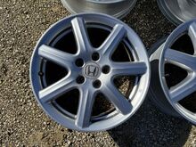 Honda (5x114,3) 17 tolli originaal valuveljed