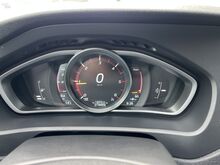 TOODUD HOLLANDIST Volvo V40 R-Design 1.6 D2 84kW