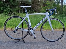 Scott Foil 40 Täis süsinikraamiga L/700c