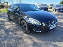 Volvo V60 MOMENTUM 2.0 D 120кВт 2011