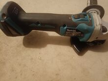 Makita DGA 506