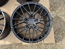 JR 38sa 19 tolli erilaiad valuveljed (5x120)