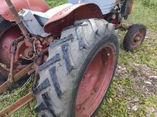 Müüa traktor V-445