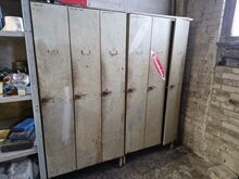 6-kohaline metallist riidekapp