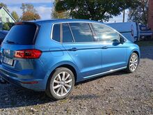 Volkswagen Golf Sportsvan. Bens. automaat.