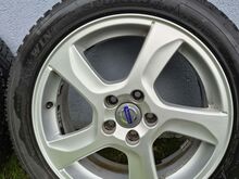 Volvo originaal veljed 17" ja Dunlop Winter Sport