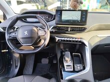 Peugeot 5008 1.5 96kW .